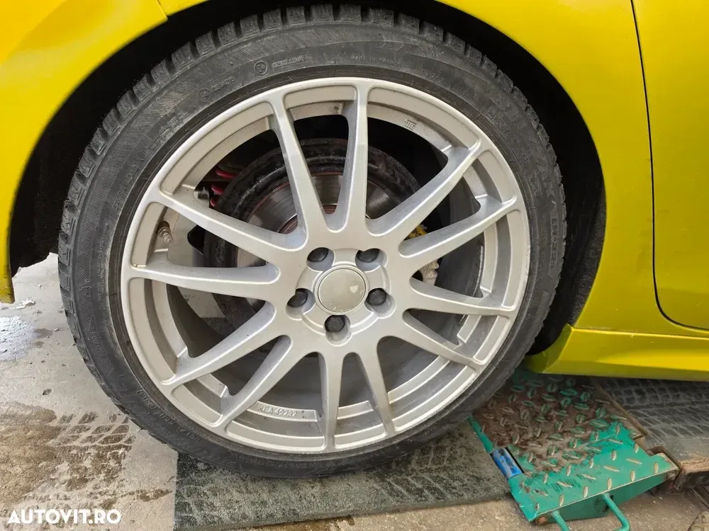 Volkswagen Golf VI 1.6 TDI BlueMotion Technology DPF Highline — imagine 5