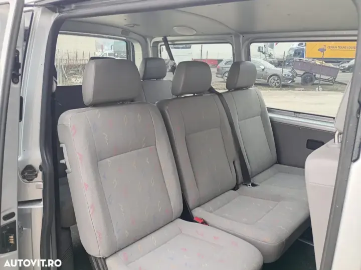 Volkswagen Transporter T5 Shuttle Kurz
