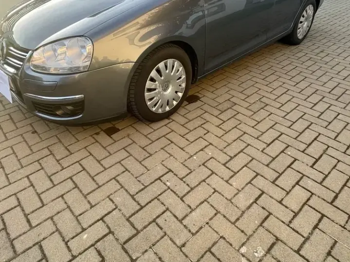 Volkswagen Jetta A5 1.6 Comfortline