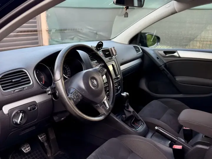 Volkswagen Golf VI 1.6 TDI DPF Comfortline