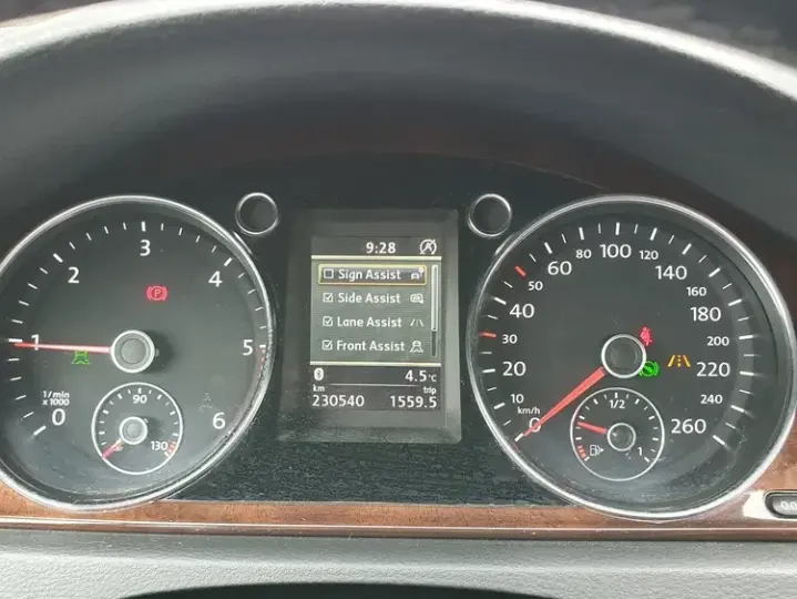 Volkswagen Passat B7 2.0 TDI DSG BlueMotion Technology Highline