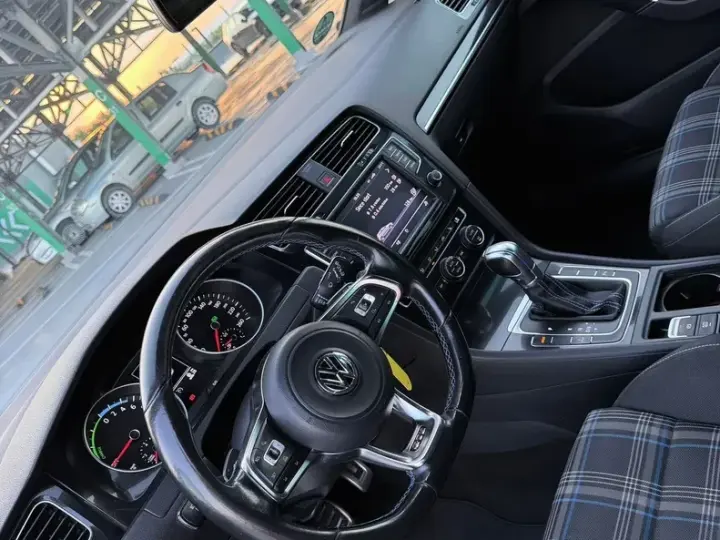 Volkswagen Golf VII 1.4 GTE Plug-In-Hybrid DSG