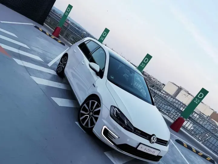 Volkswagen Golf VII 1.4 GTE Plug-In-Hybrid DSG