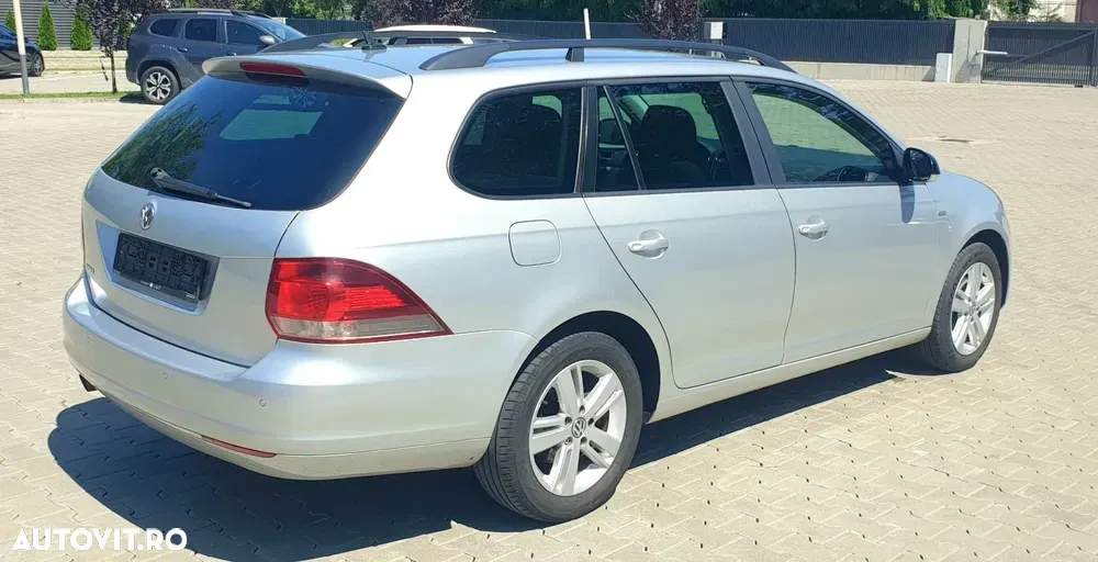 Volkswagen Golf VI 1.6 TDI DPF MATCH — imagine 5