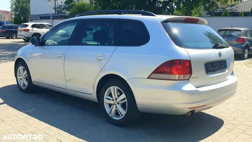 Volkswagen Golf VI 1.6 TDI DPF MATCH — imagine 4