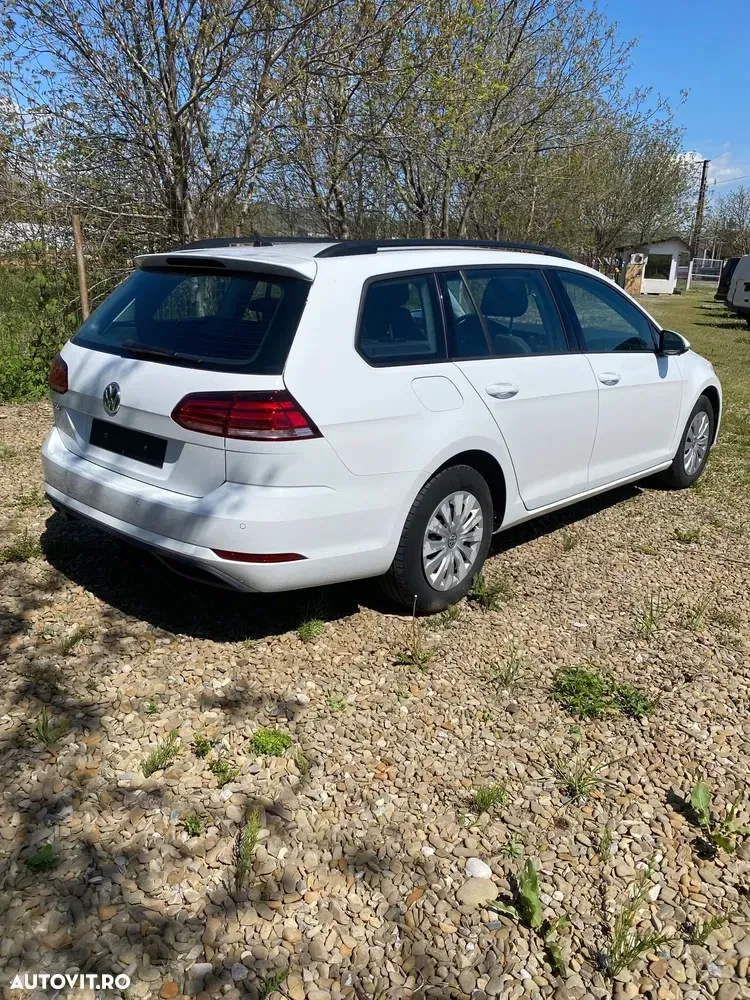 Volkswagen Golf 1.0 TSI Trendline — imagine 4