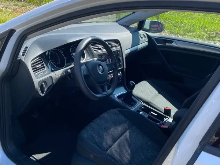 Volkswagen Golf 1.0 TSI Trendline