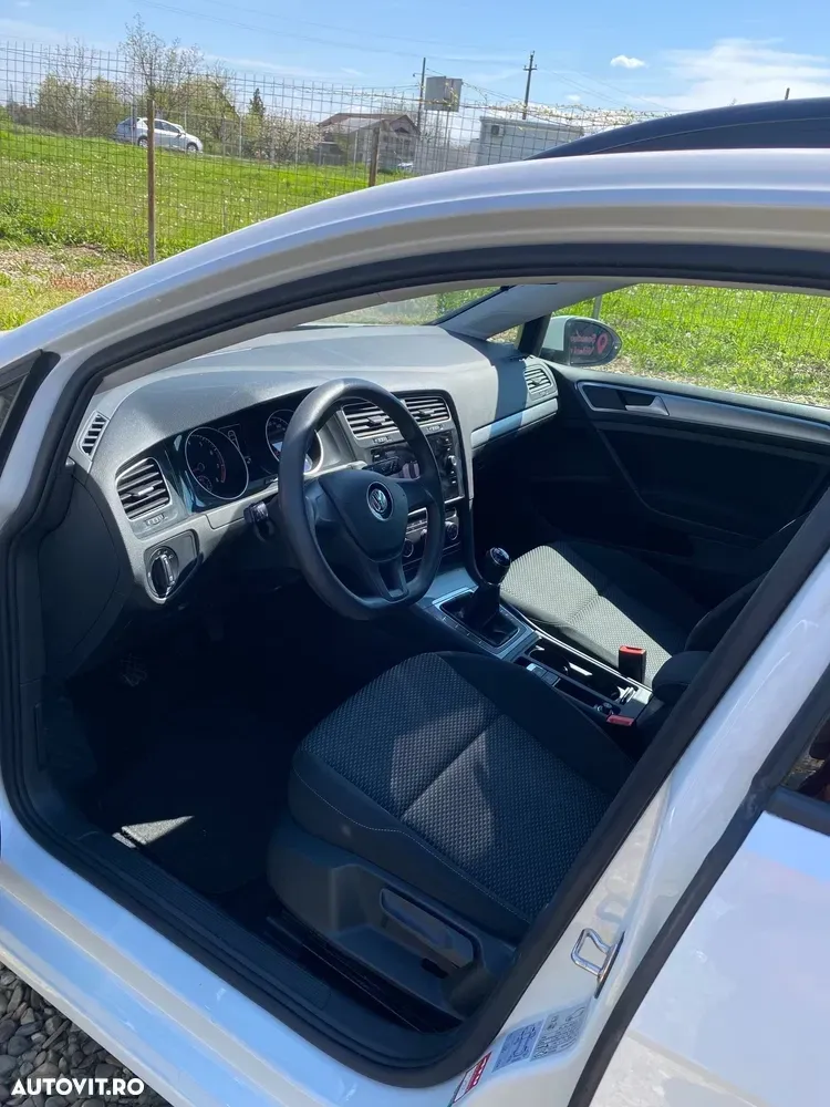 Volkswagen Golf 1.0 TSI Trendline — imagine 6