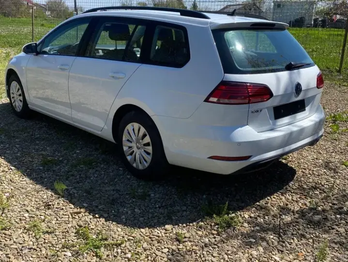 Volkswagen Golf 1.0 TSI Trendline