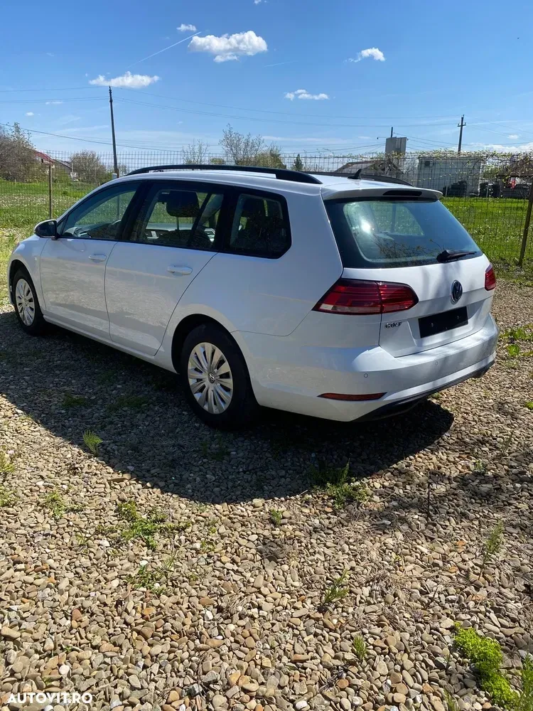 Volkswagen Golf 1.0 TSI Trendline — imagine 3