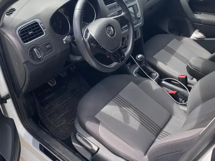 Volkswagen Polo V