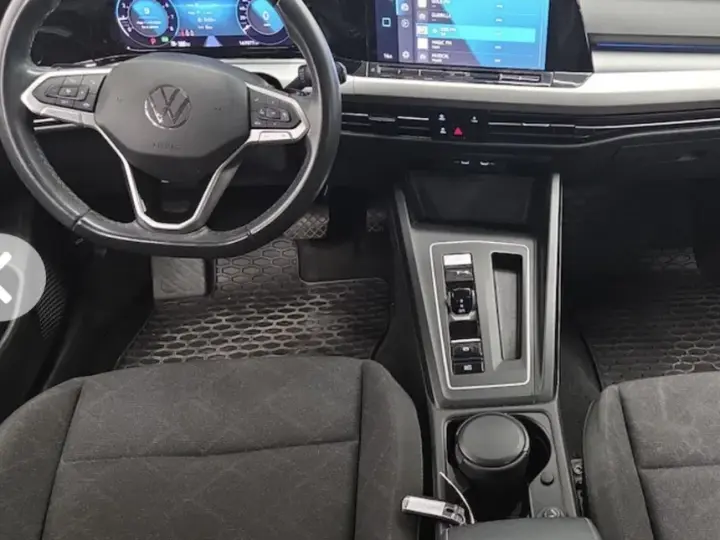 Volkswagen Golf 1.0 eTSI MHEV 110CP DSG Life