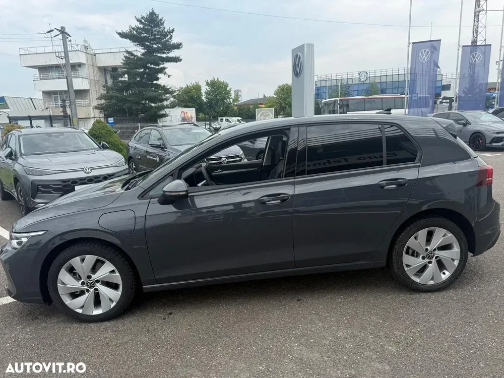 Volkswagen Golf VIII — imagine 3