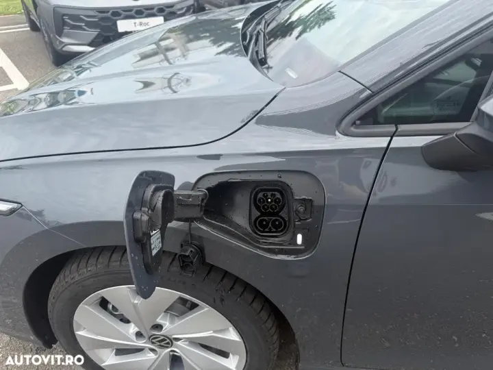 Volkswagen Golf VIII