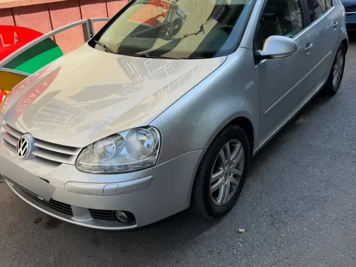 Volkswagen Golf V