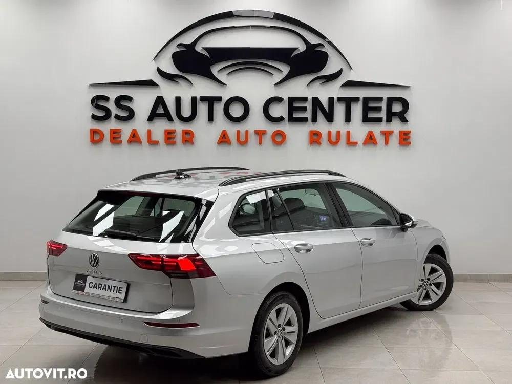 Volkswagen Golf VIII 2.0 TDI SCR Life — imagine 3