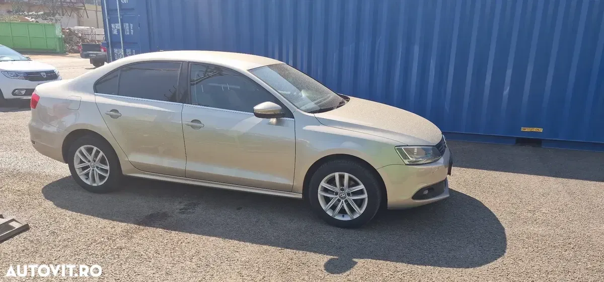 Volkswagen Jetta 2.0 TDI CR DPF DSG Highline — imagine 4
