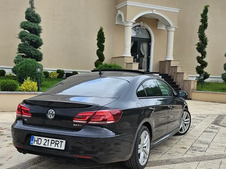 Volkswagen Passat CC 2.0 TDI BlueMotion Technology DSG Dynamic Black