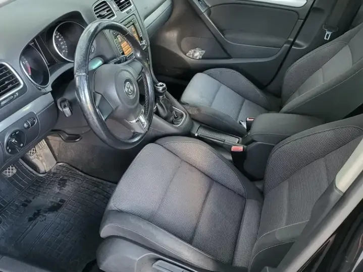 Volkswagen Golf VI