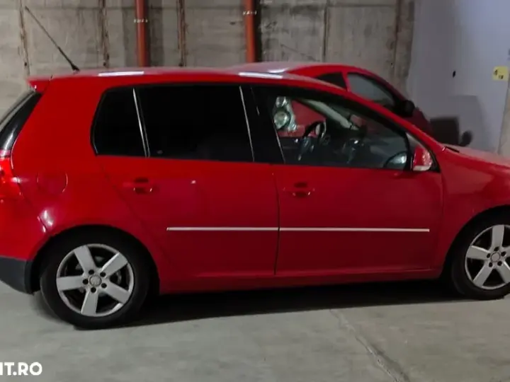 Volkswagen Golf V 1.6 FSI Sportline