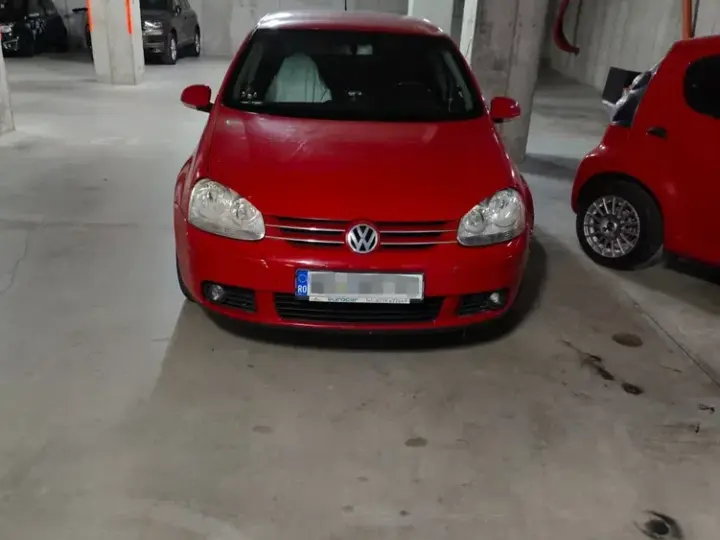 Volkswagen Golf V 1.6 FSI Sportline