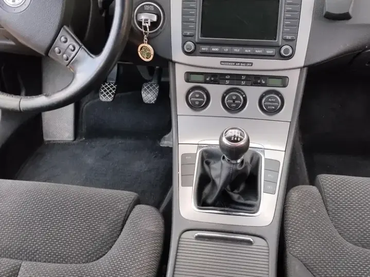 Volkswagen Passat B6 2.0 TDI DPF Highline