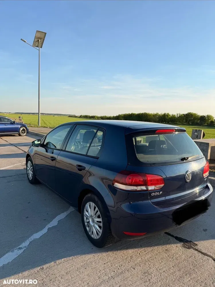 Volkswagen Golf VI 1.6 TDI DPF Trendline — imagine 3