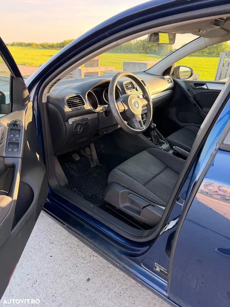 Volkswagen Golf VI 1.6 TDI DPF Trendline — imagine 6