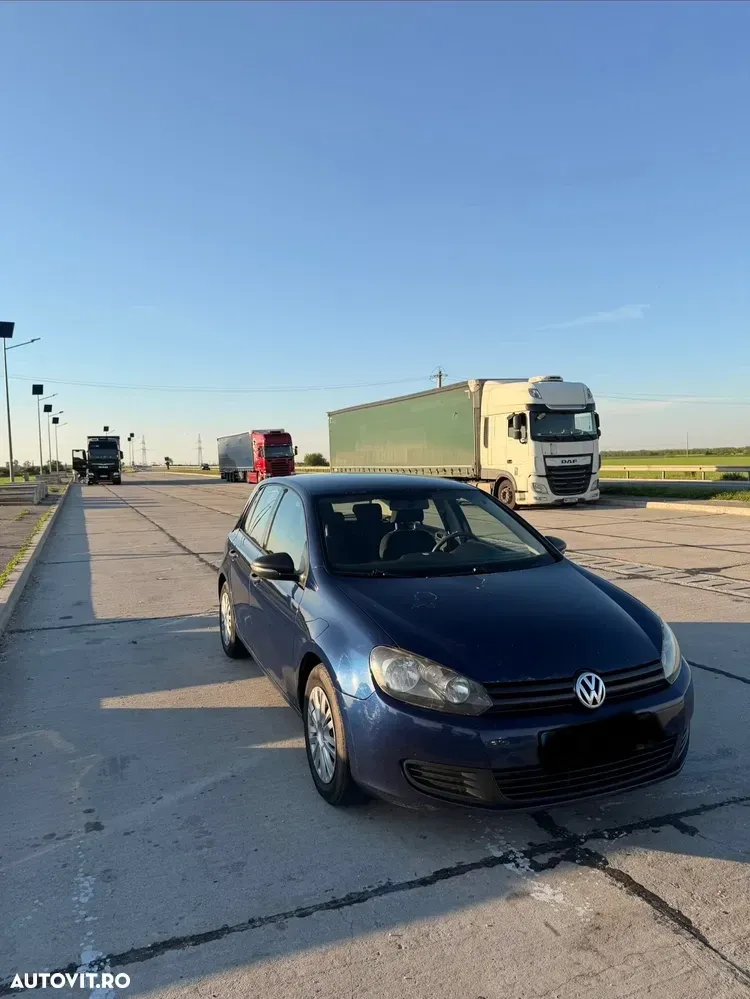 Volkswagen Golf VI 1.6 TDI DPF Trendline — imagine 2