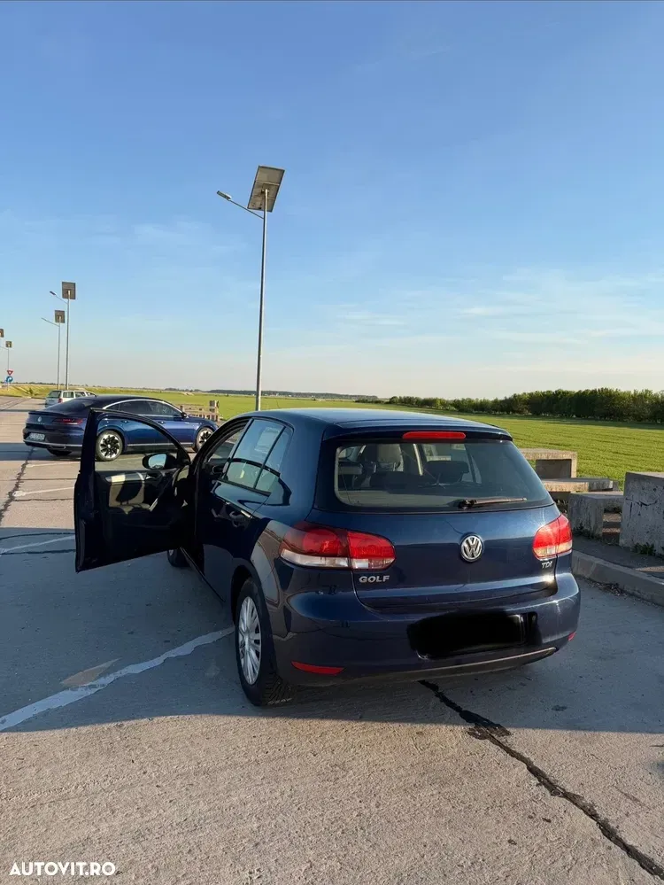 Volkswagen Golf VI 1.6 TDI DPF Trendline — imagine 4