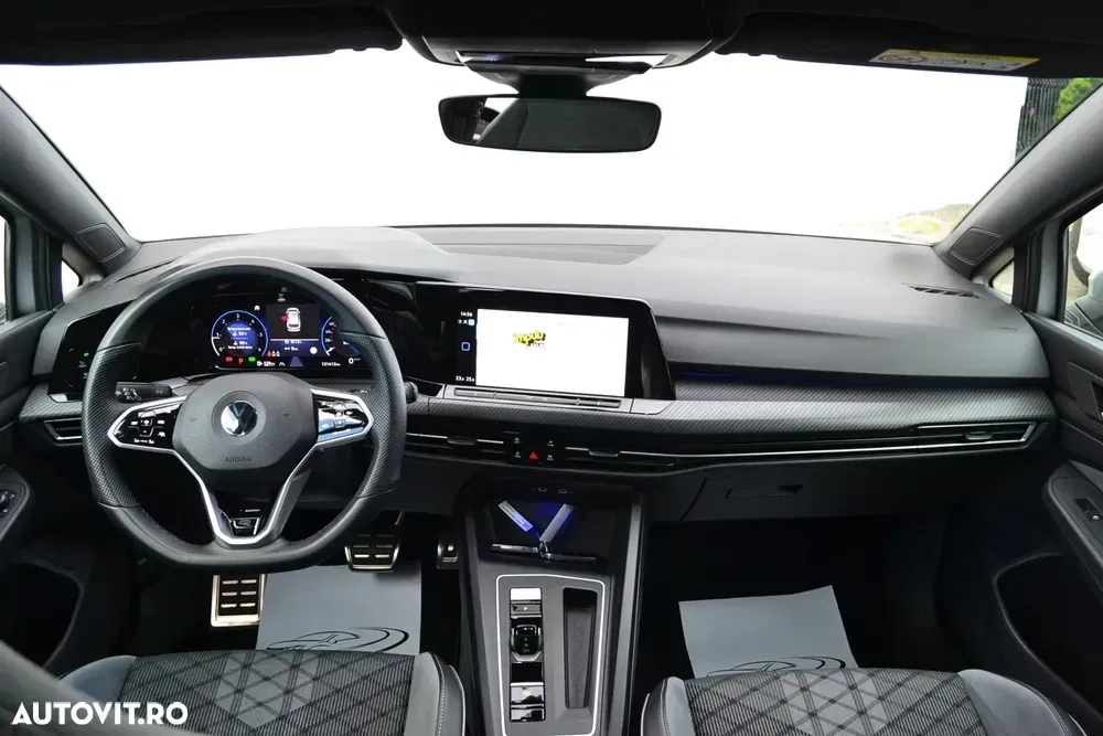 Volkswagen Golf VIII 2.0 TDI 150CP DSG R-Line — imagine 5