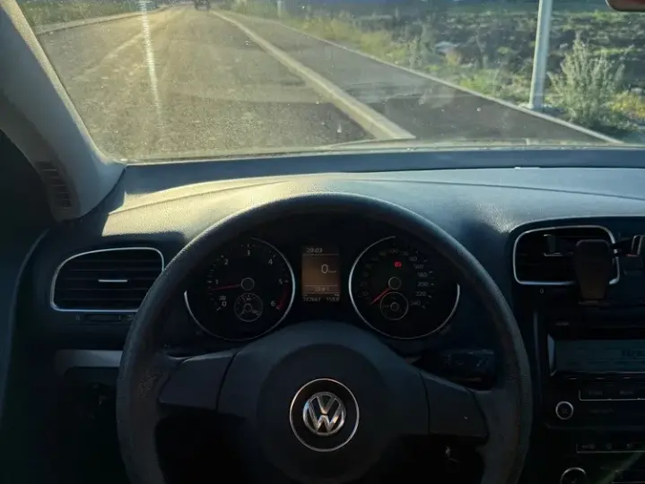 Volkswagen Golf VI 1.6 TDI DPF Comfortline