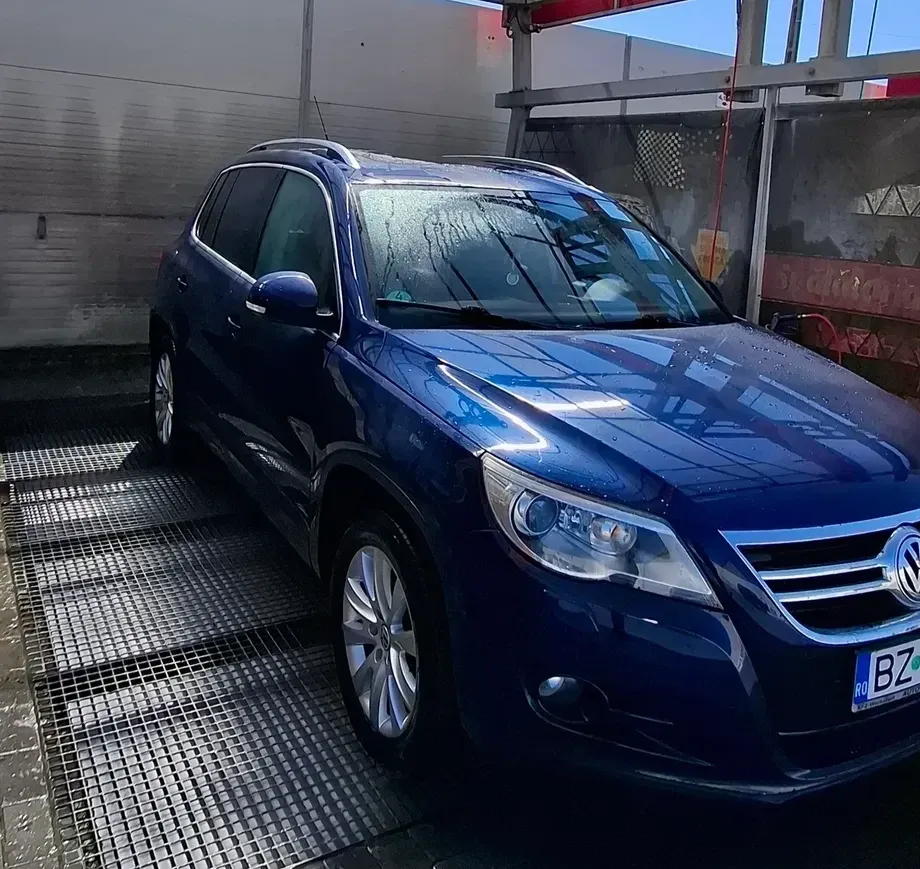 Volkswagen Tiguan 2.0 TDI DPF 4Motion Track&Field — imagine 5