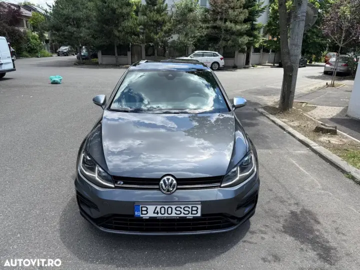 Volkswagen Golf VII