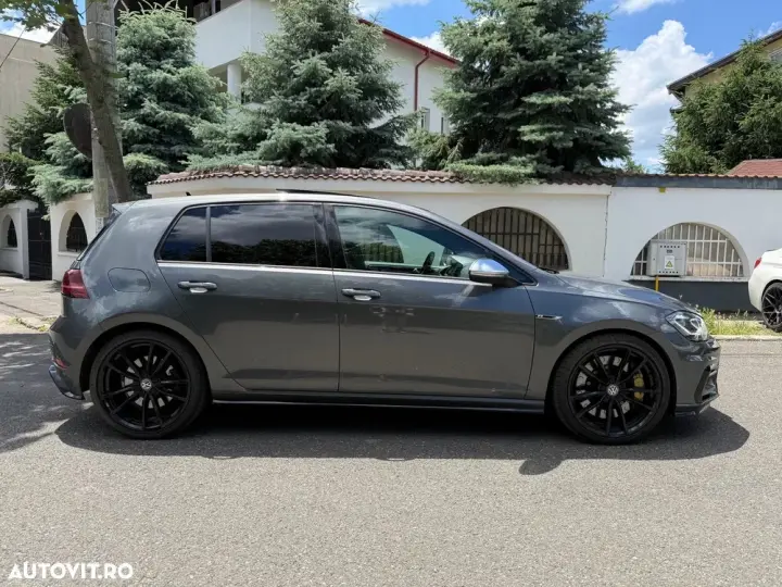Volkswagen Golf VII