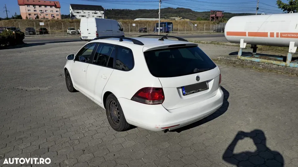 Volkswagen Golf VI 1.6 TDI DPF Trendline — imagine 4