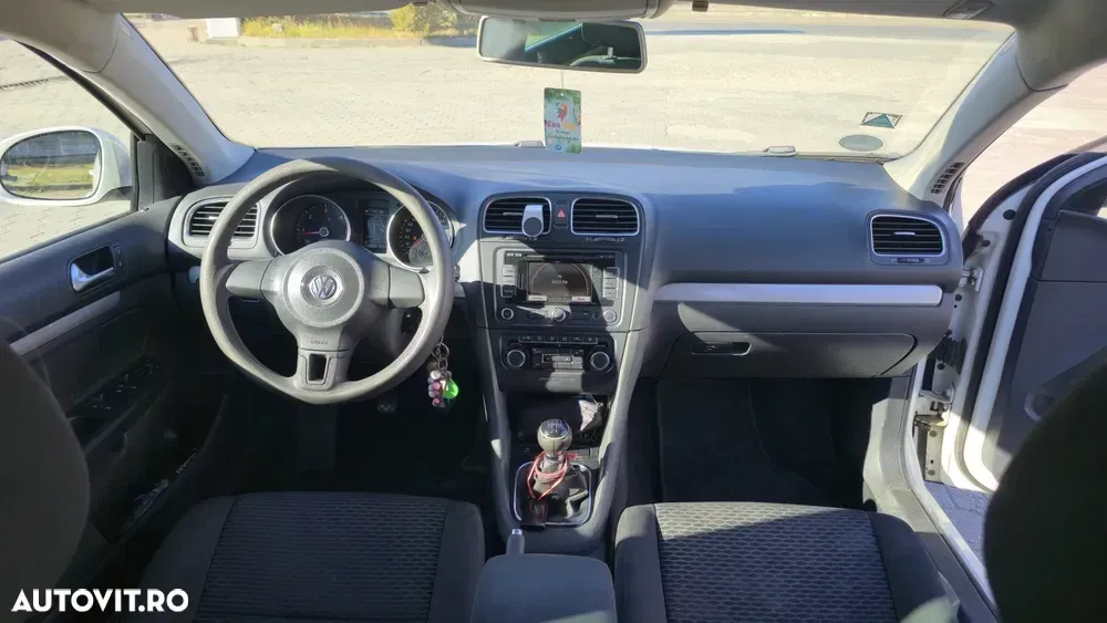 Volkswagen Golf VI 1.6 TDI DPF Trendline — imagine 6