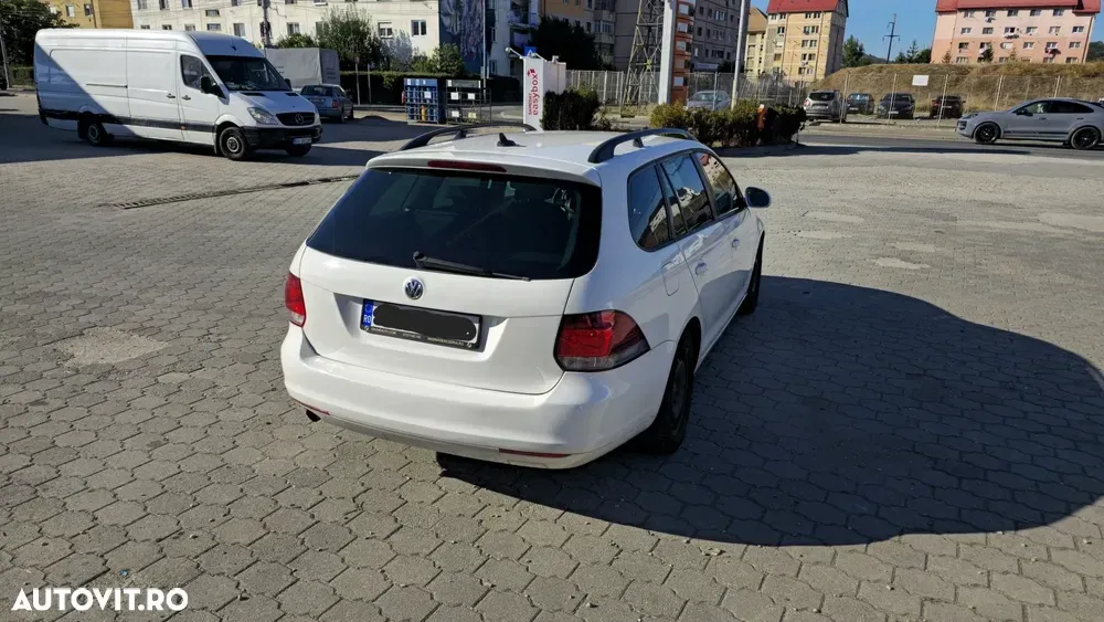 Volkswagen Golf VI 1.6 TDI DPF Trendline — imagine 3