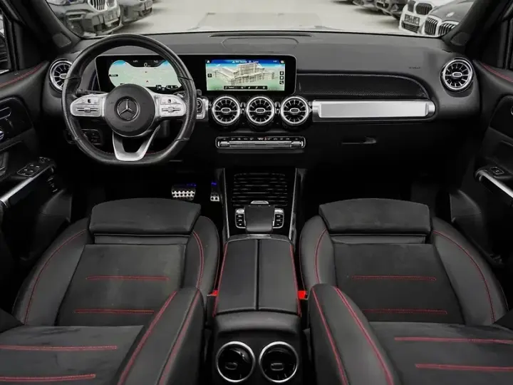 Mercedes-Benz GLB 200 7G-DCT AMG Line