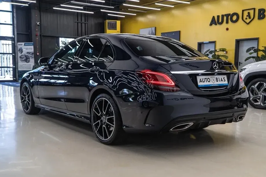 Mercedes-Benz C 300 e 9G-TRONIC AMG Line — imagine 5