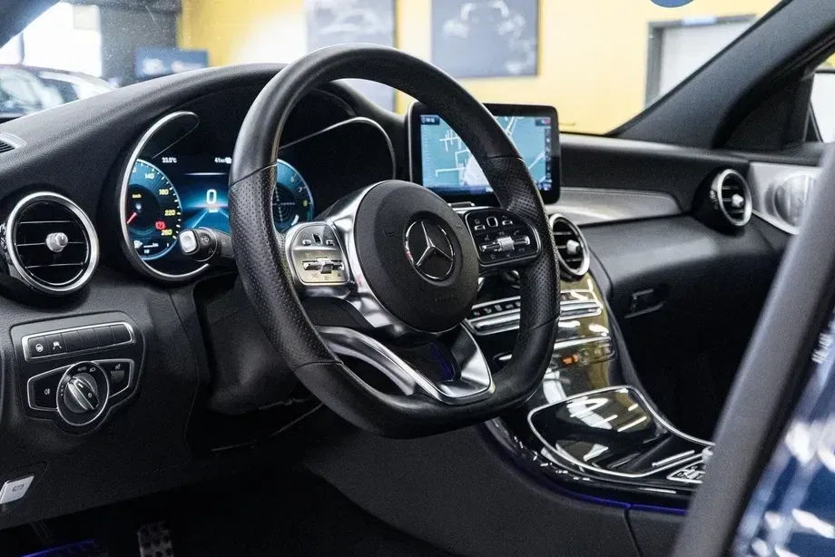 Mercedes-Benz C 300 e 9G-TRONIC AMG Line — imagine 6