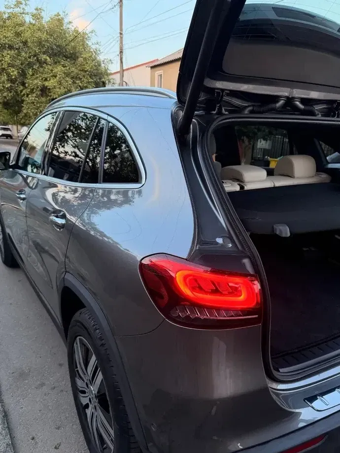 Mercedes-Benz EQA 250 — imagine 4