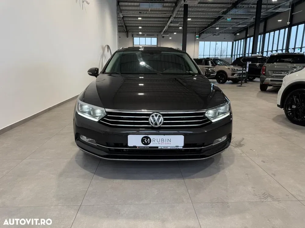 Volkswagen Passat B8 2.0 TDI SCR DSG Highline — imagine 3