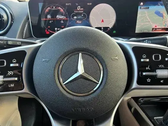 Mercedes-Benz GLB 220 d 4MATIC 8G-DCT AMG Line