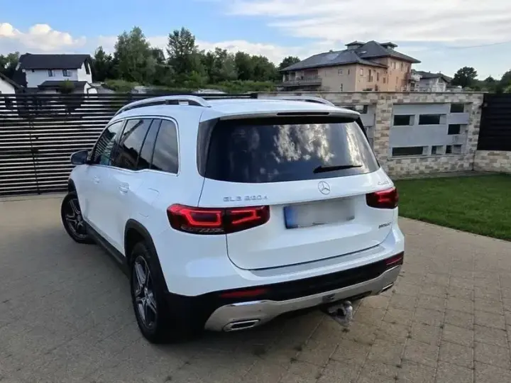Mercedes-Benz GLB 220 d 4MATIC 8G-DCT AMG Line