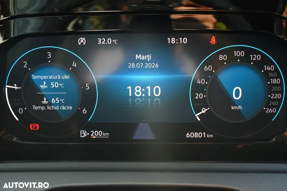 Volkswagen Golf VIII 2.0 TDI Life — imagine 5