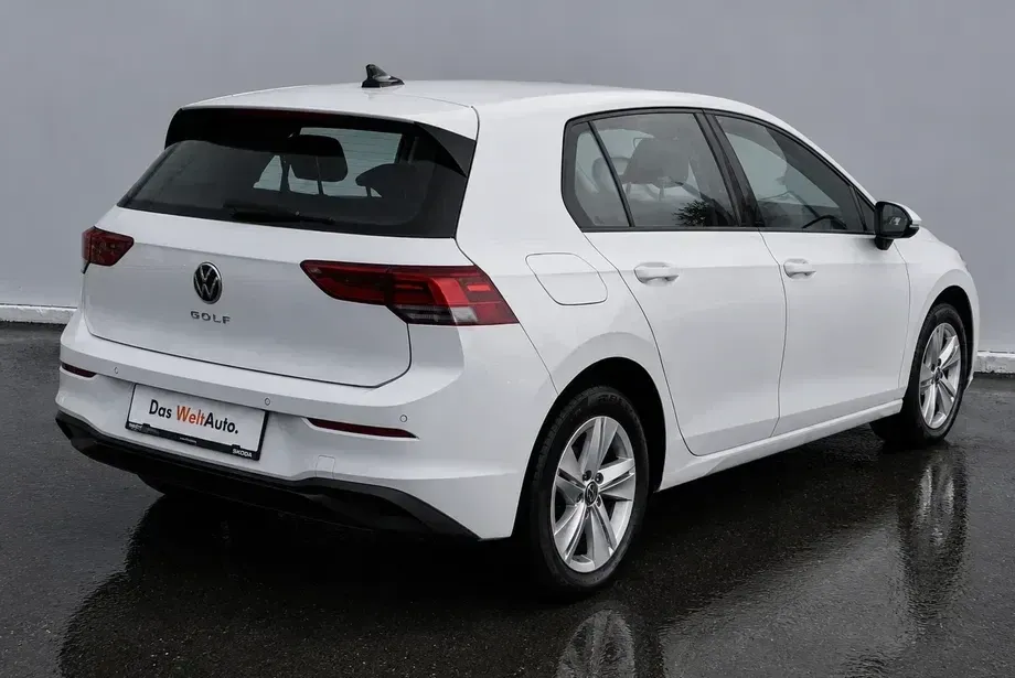 Volkswagen Golf VIII 2.0 TDI Life — imagine 3