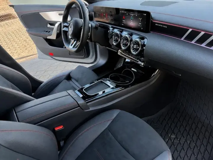Mercedes-Benz CLA 35 AMG C118 MHEV 4MATIC Coupe