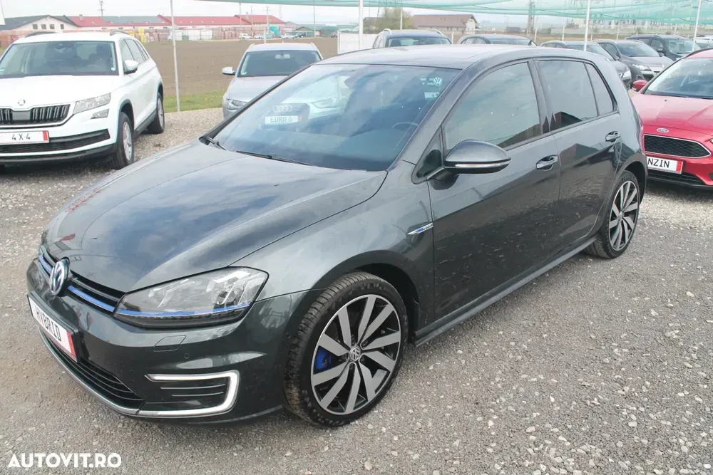 Volkswagen Golf — imagine 4