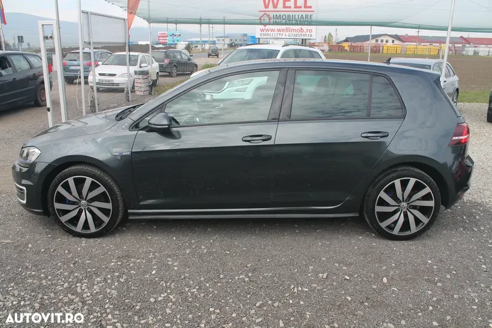 Volkswagen Golf — imagine 5